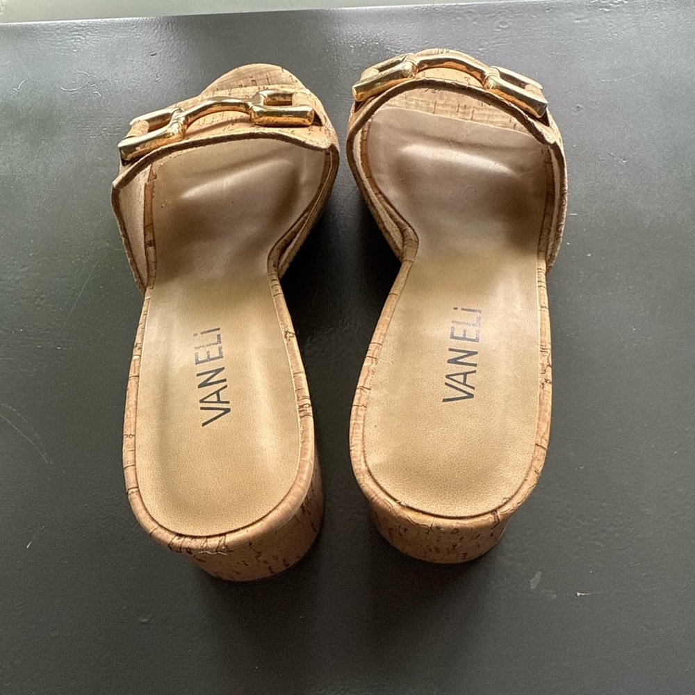 New Without Box Vaneli Oksana Sandal in Natural Cork, Size 7.5 Medium Width - Picture 5 of 7